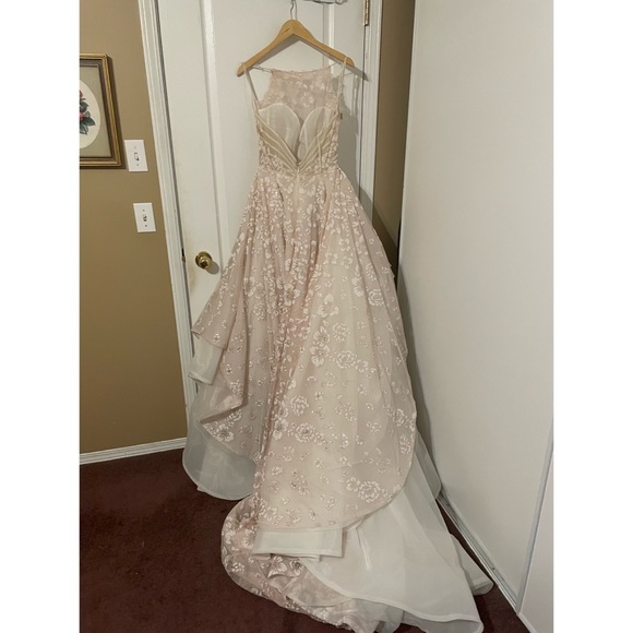Hayley Paige Wedding Dress - Picture 5 of 6